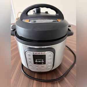 Instant Pot Duo Mini 3-Quart – Like New!